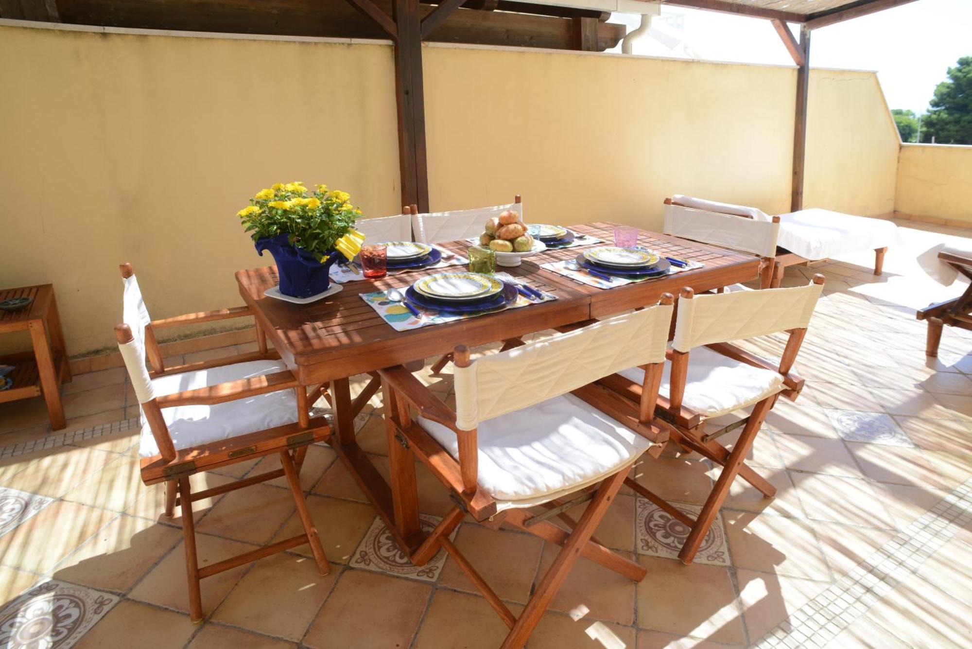 Apartment Topfloor With Furnished Terrace Near The Sea *