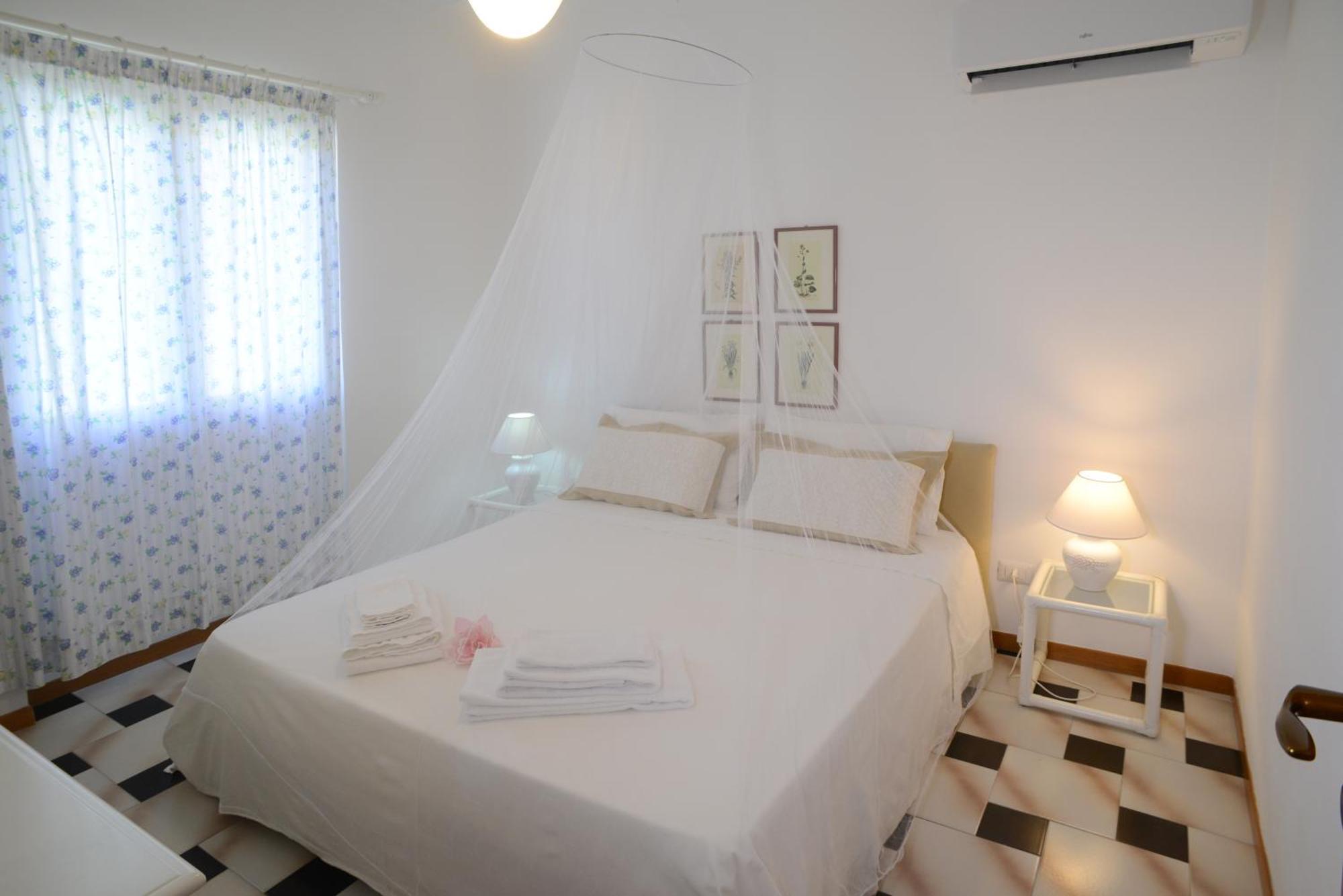 Topfloor With Furnished Terrace Near The Sea Apartment