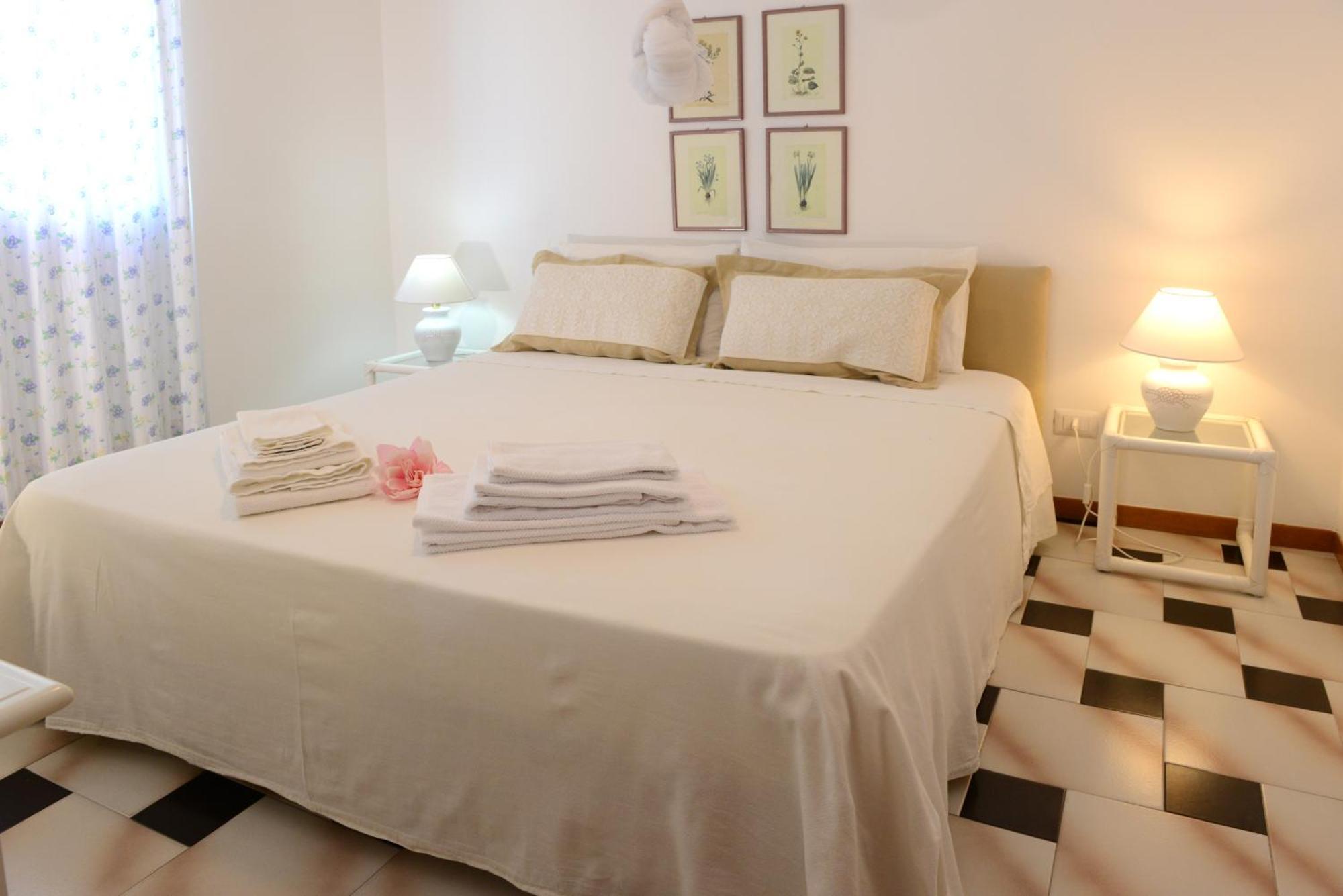 Topfloor With Furnished Terrace Near The Sea